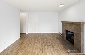 4226 Dayton Avenue N #202, Seattle, WA 98103