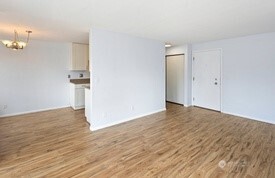 4226 Dayton Avenue N #202, Seattle, WA 98103