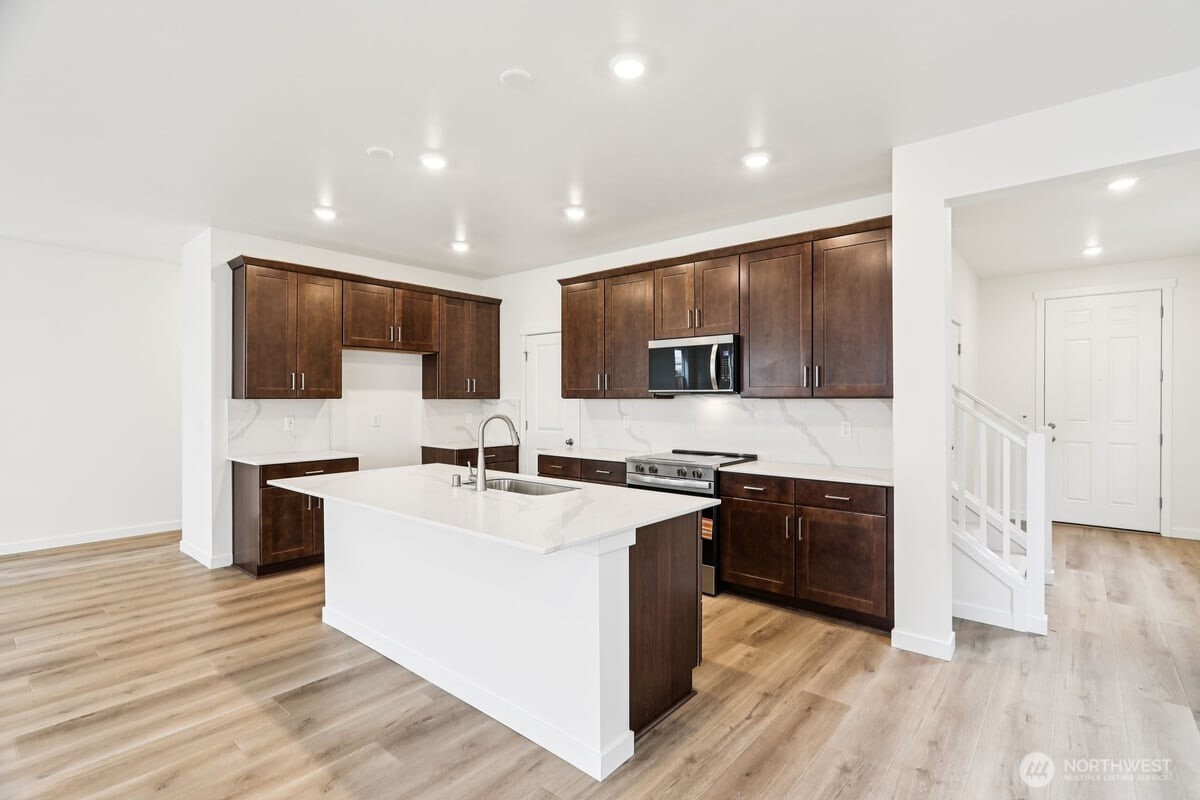 8567 46th Place NE #WM07, Marysville, WA 98270