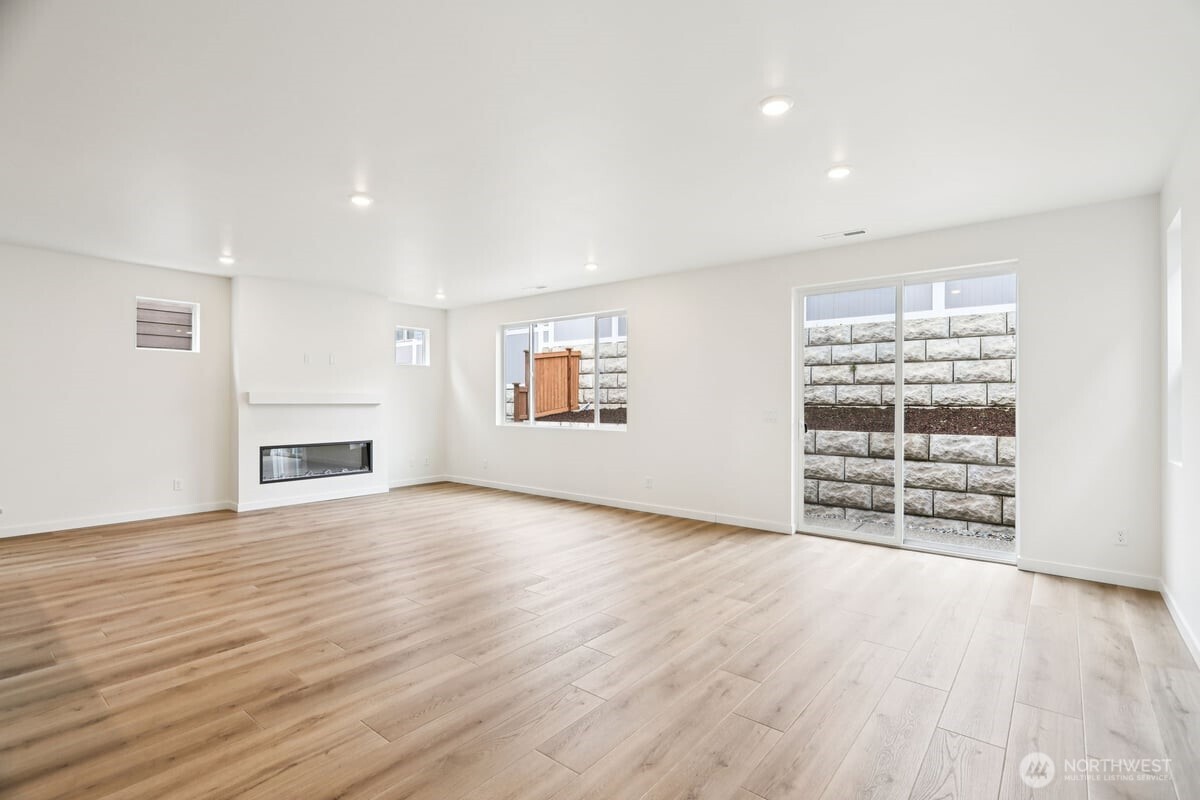 8567 46th Place NE #WM07, Marysville, WA 98270