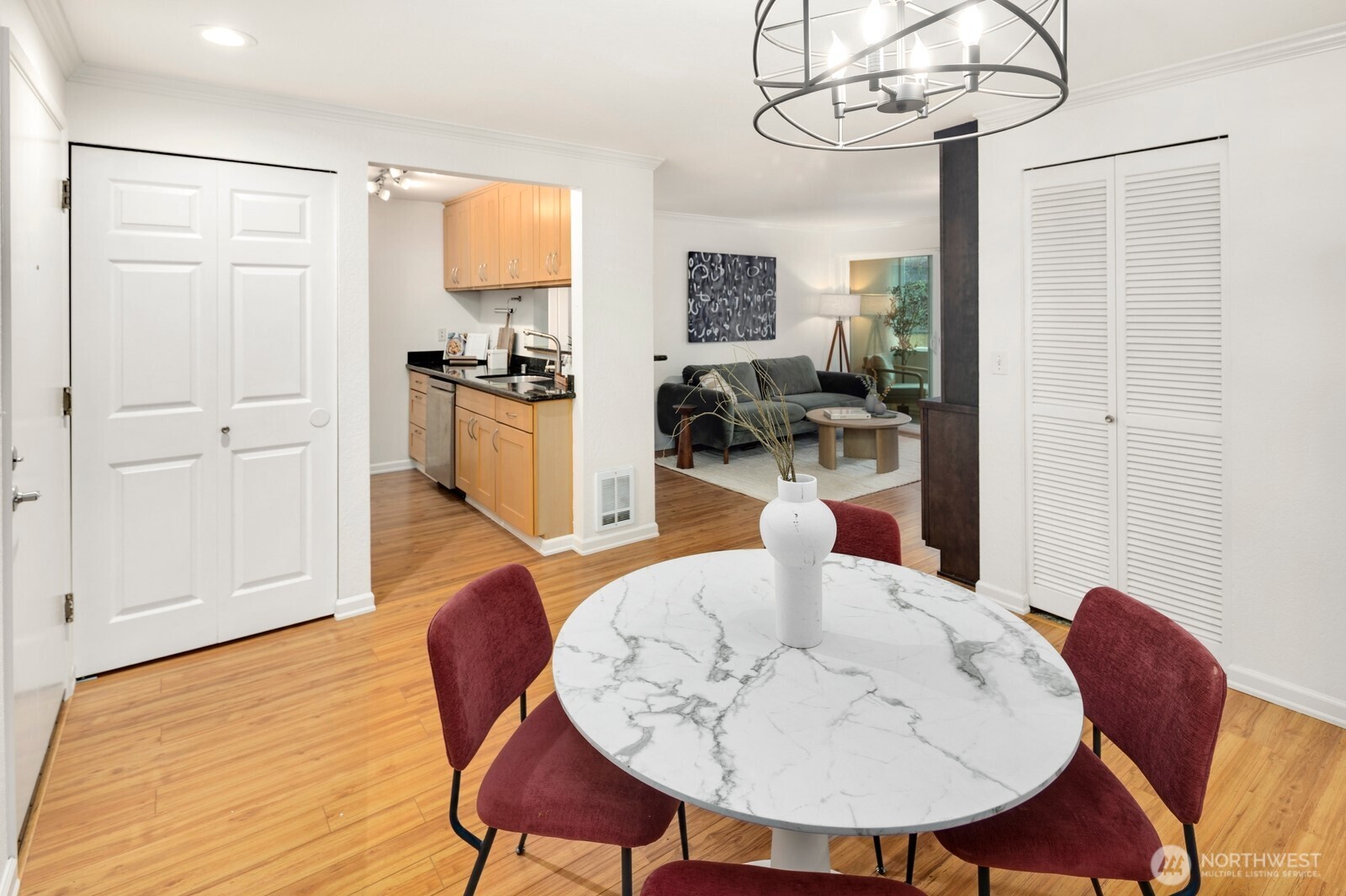 5901 Phinney Avenue N #106, Seattle, WA 98103-5868