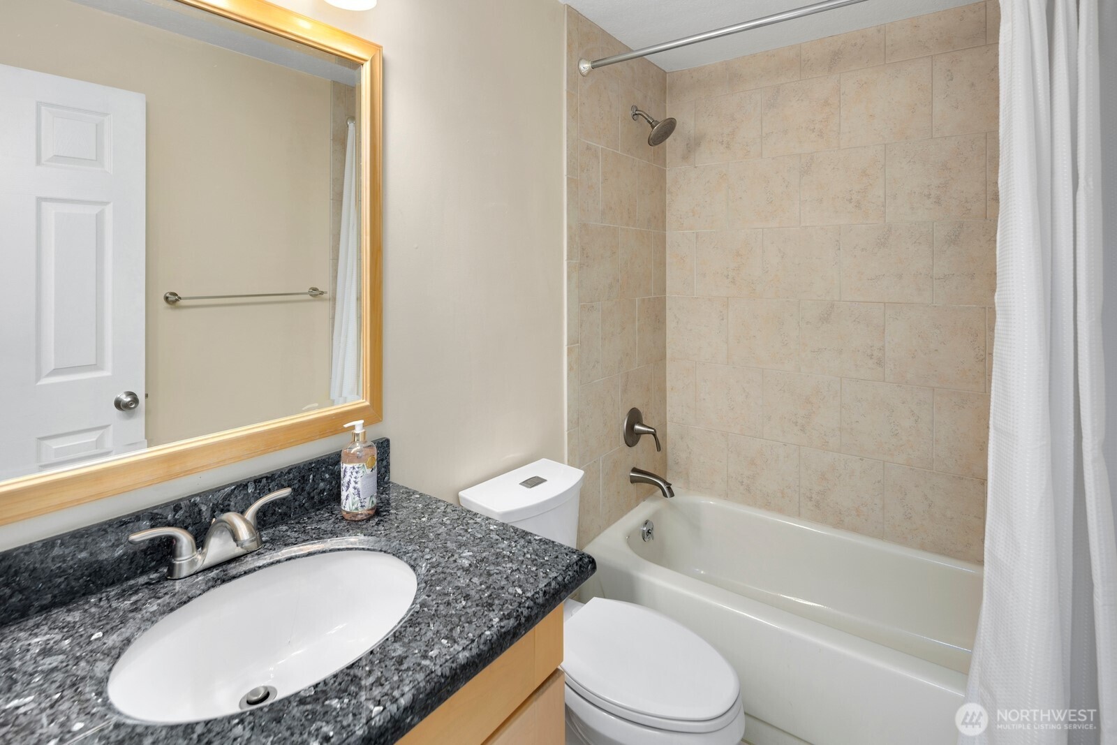 5901 Phinney Avenue N #106, Seattle, WA 98103-5868