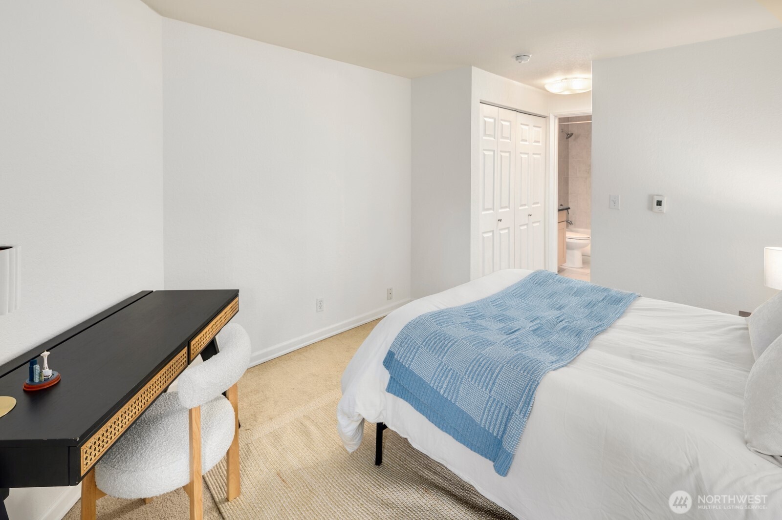 5901 Phinney Avenue N #106, Seattle, WA 98103-5868