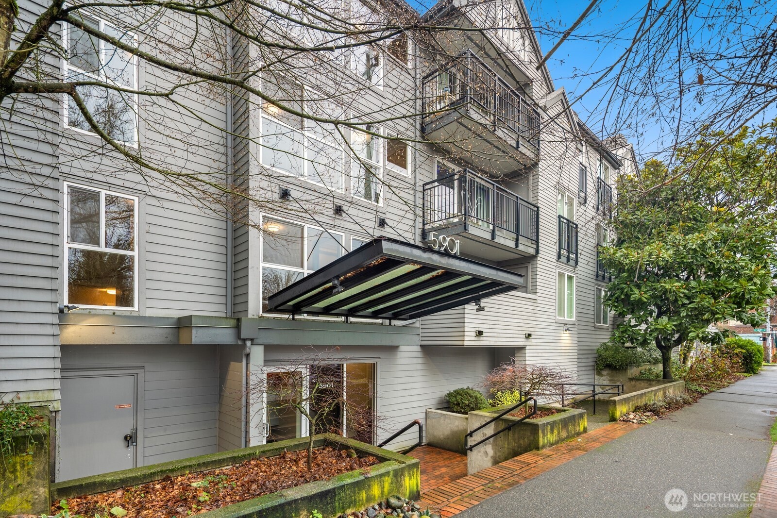 5901 Phinney Avenue N #106, Seattle, WA 98103-5868