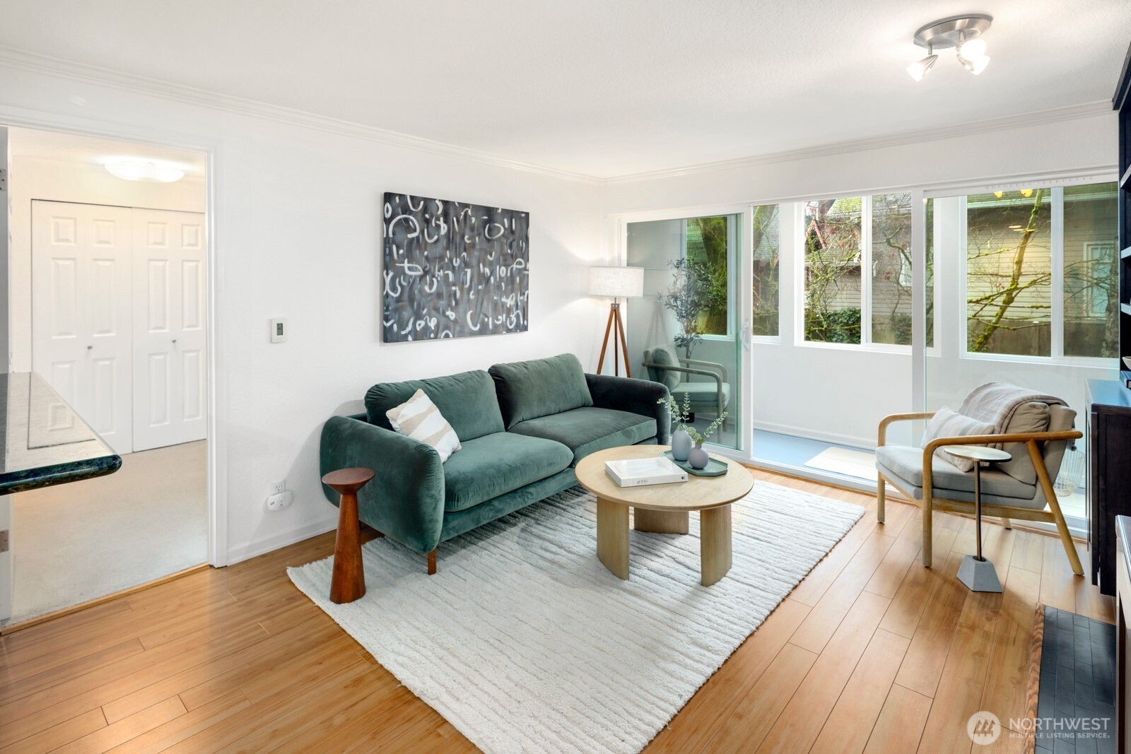 5901 Phinney Avenue N #106, Seattle, WA 98103-5868