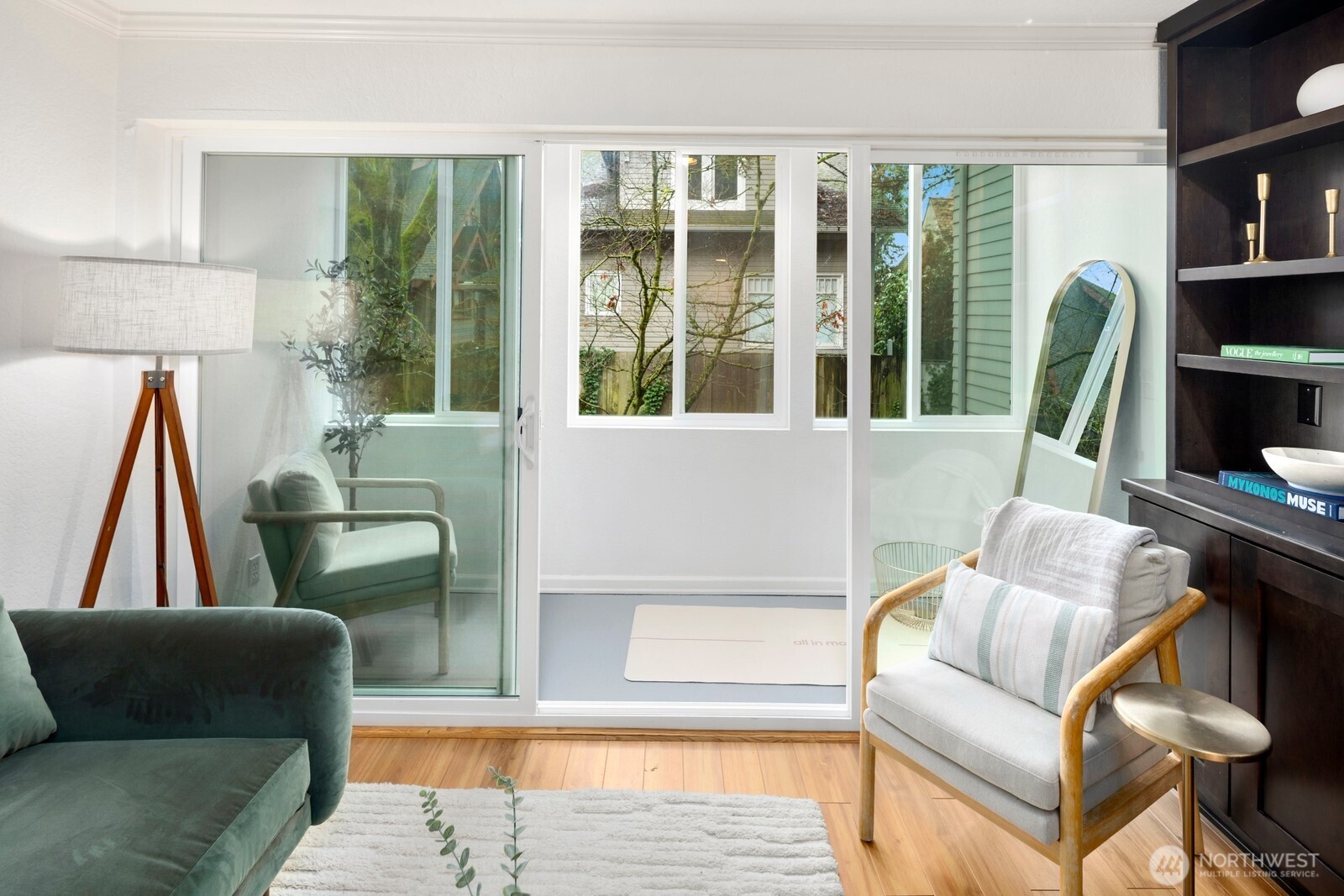 5901 Phinney Avenue N #106, Seattle, WA 98103-5868