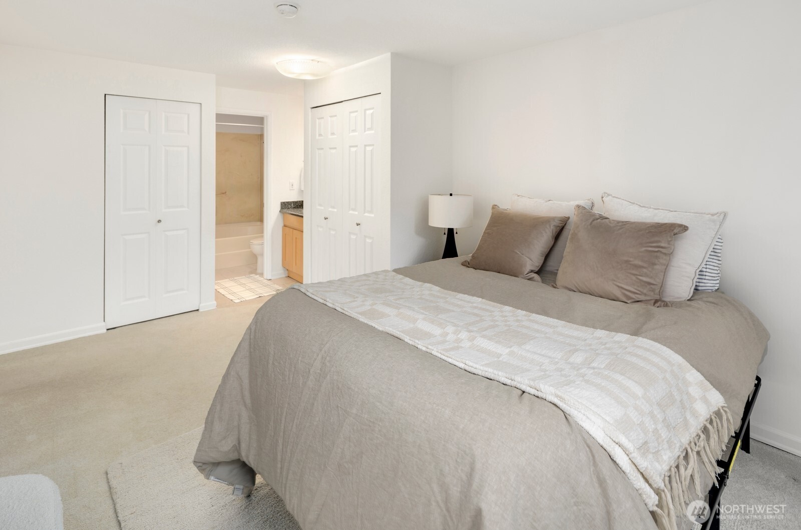 5901 Phinney Avenue N #106, Seattle, WA 98103-5868