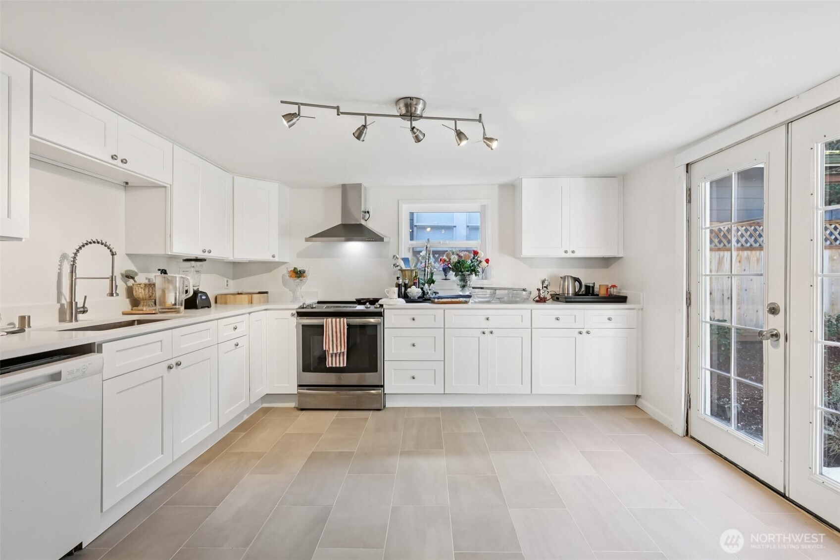 1113 33rd Avenue S, Seattle, WA 98144