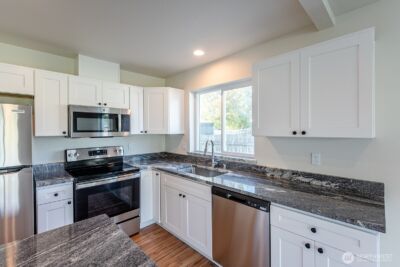 1070 S Grand Drive , Moses Lake, WA 98837 - Photo 16
