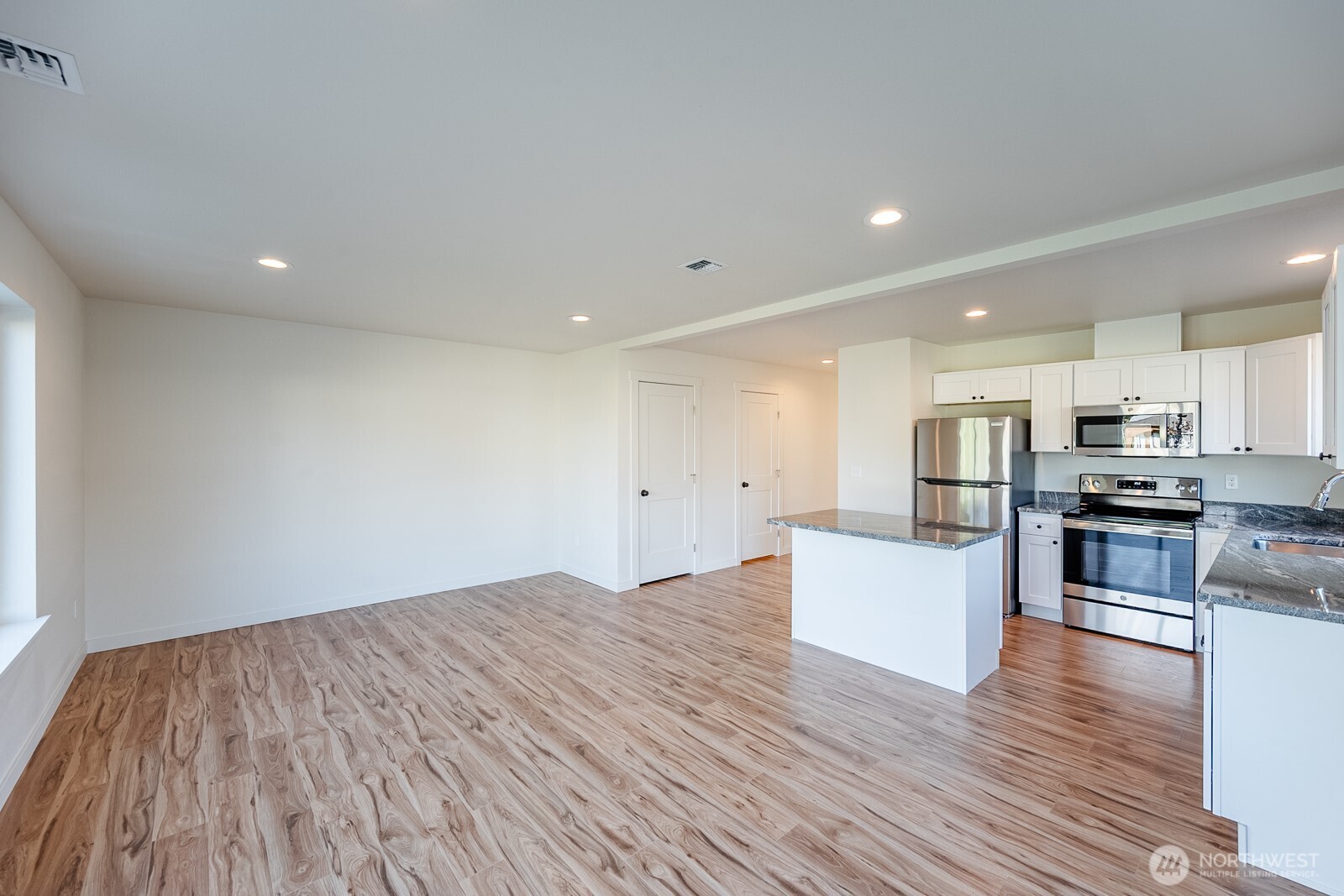 1070 S Grand Drive , Moses Lake, WA 98837