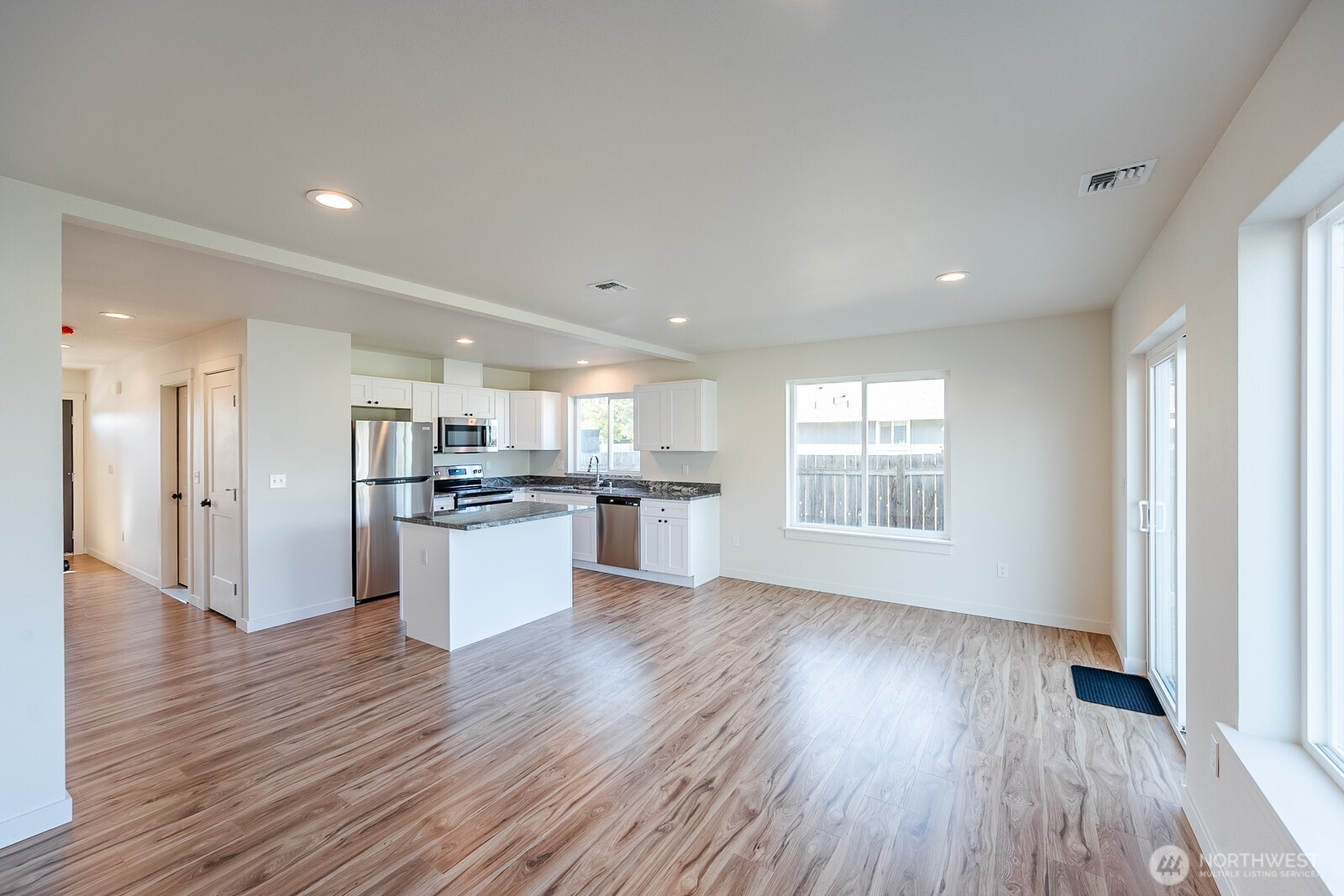 1070 S Grand Drive , Moses Lake, WA 98837