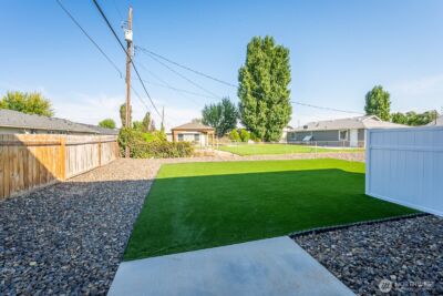 1070 S Grand Drive , Moses Lake, WA 98837 - Photo 4