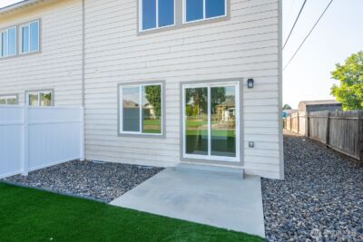 1070 S Grand Drive , Moses Lake, WA 98837 - Photo 5