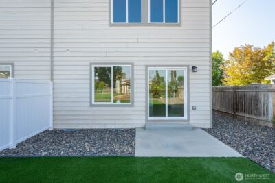 1070 S Grand Drive , Moses Lake, WA 98837 - Photo 6