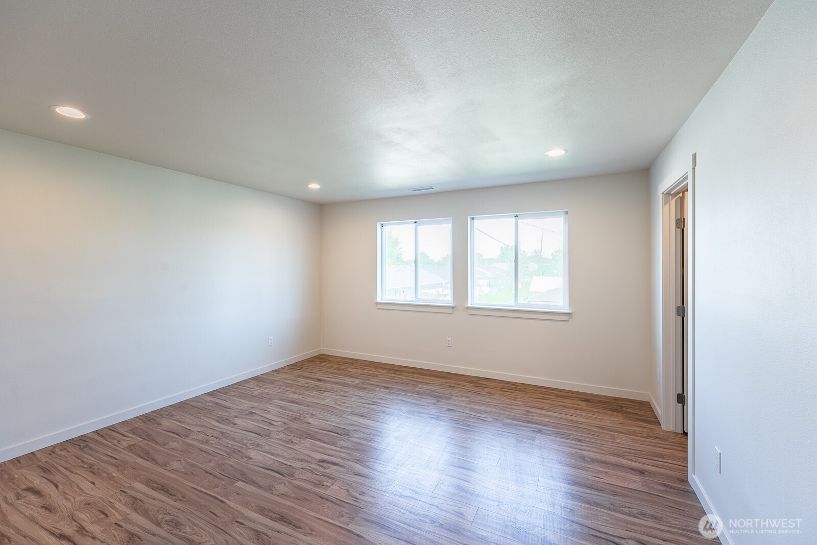 1073 S Grand Drive , Moses Lake, WA 98837