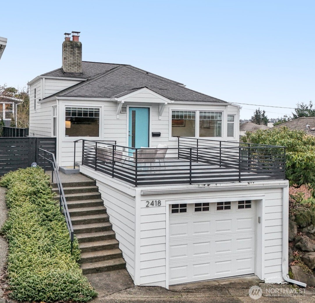 2418 W Boston , Seattle, WA 98199