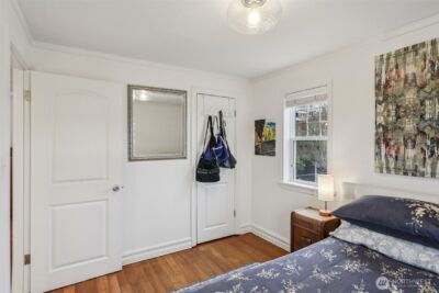 2418 W Boston , Seattle, WA 98199 - Photo 17