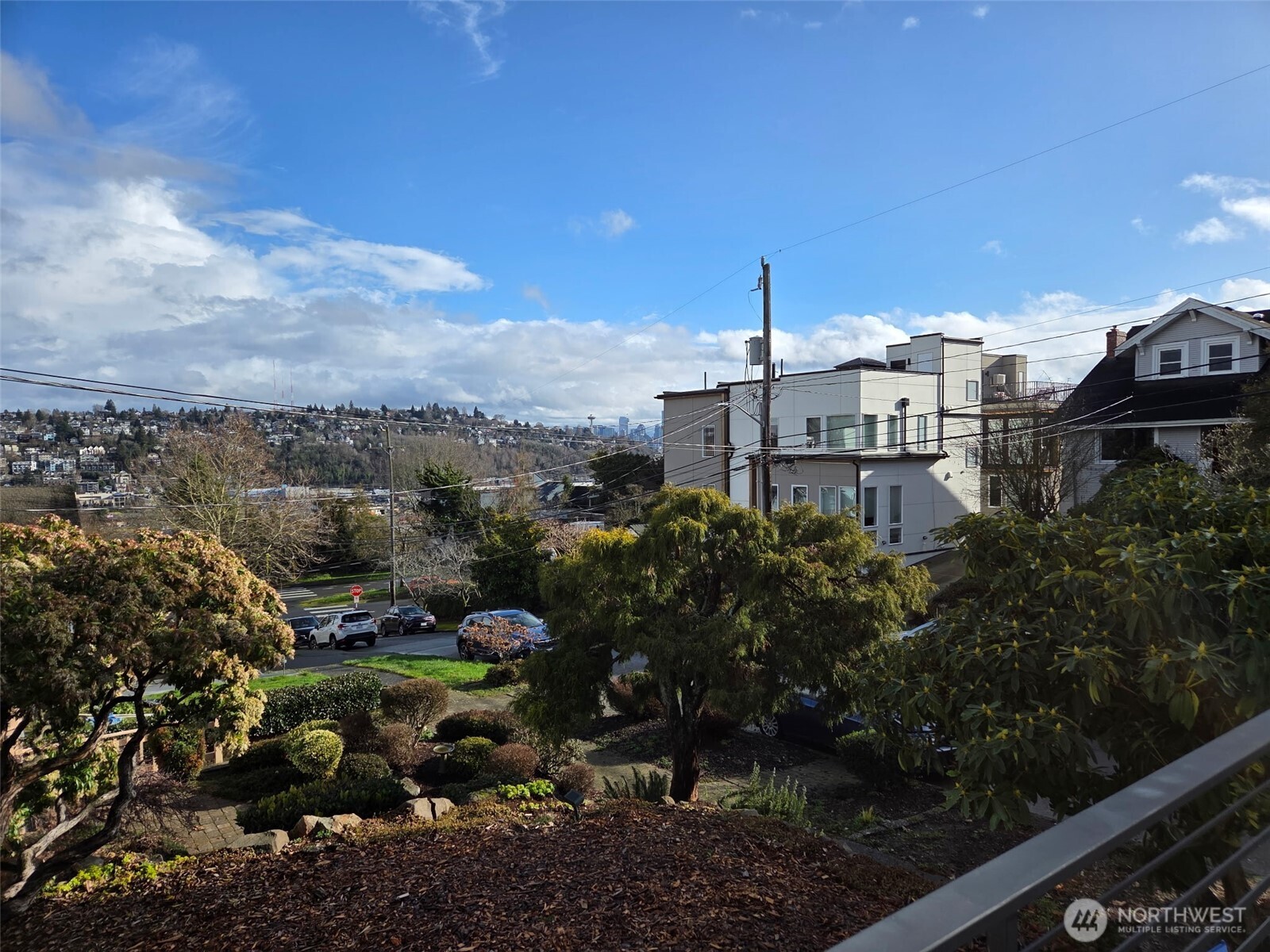 2418 W Boston , Seattle, WA 98199