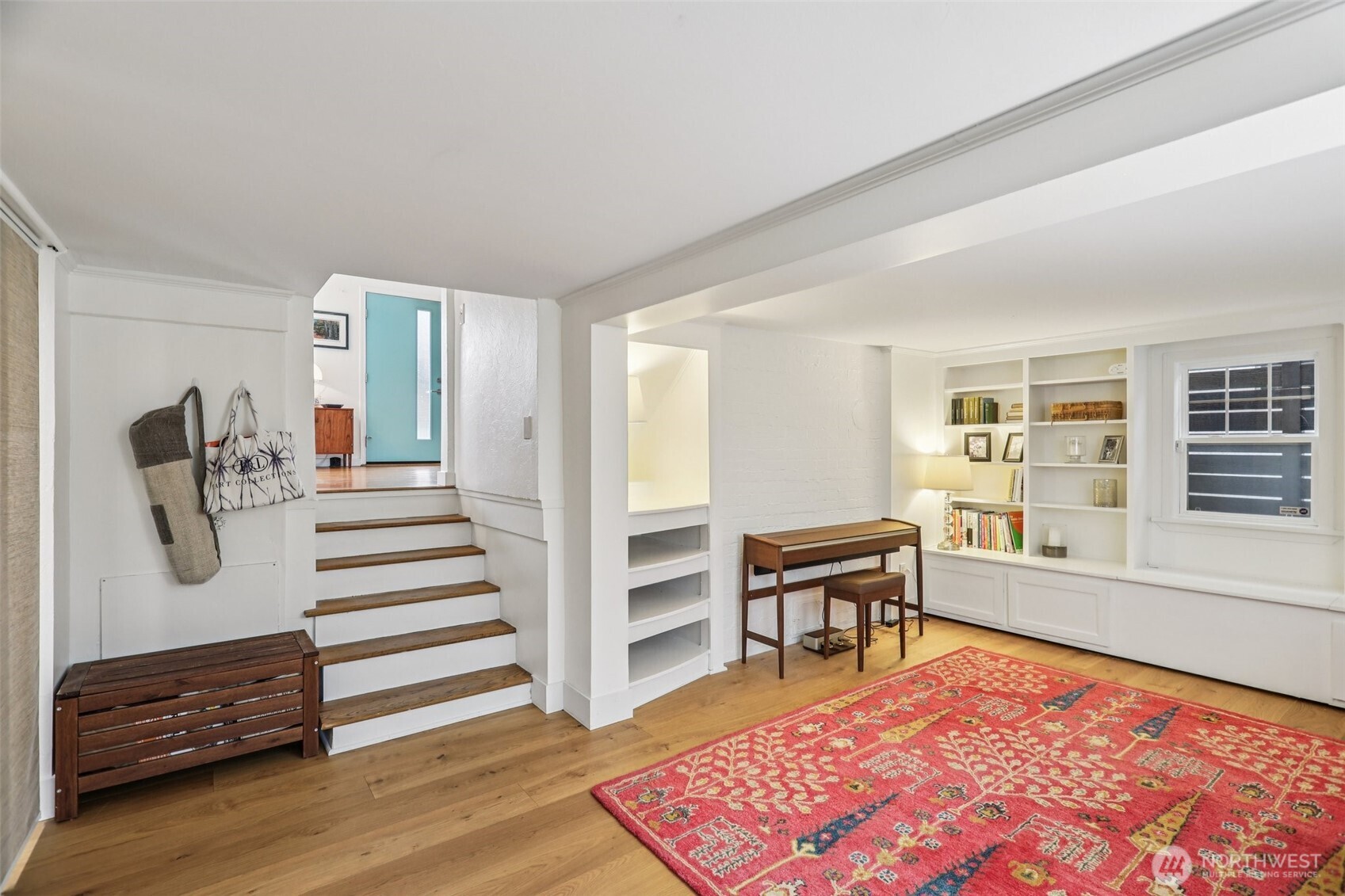 2418 W Boston , Seattle, WA 98199