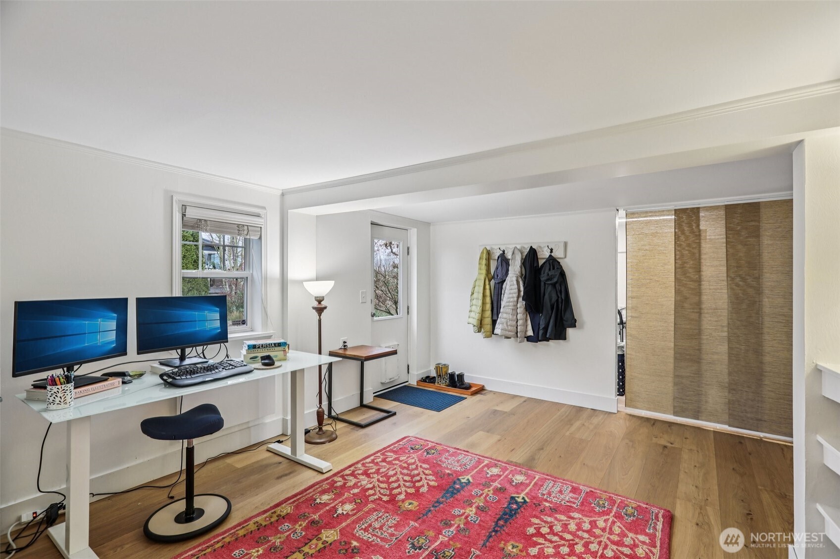 2418 W Boston , Seattle, WA 98199