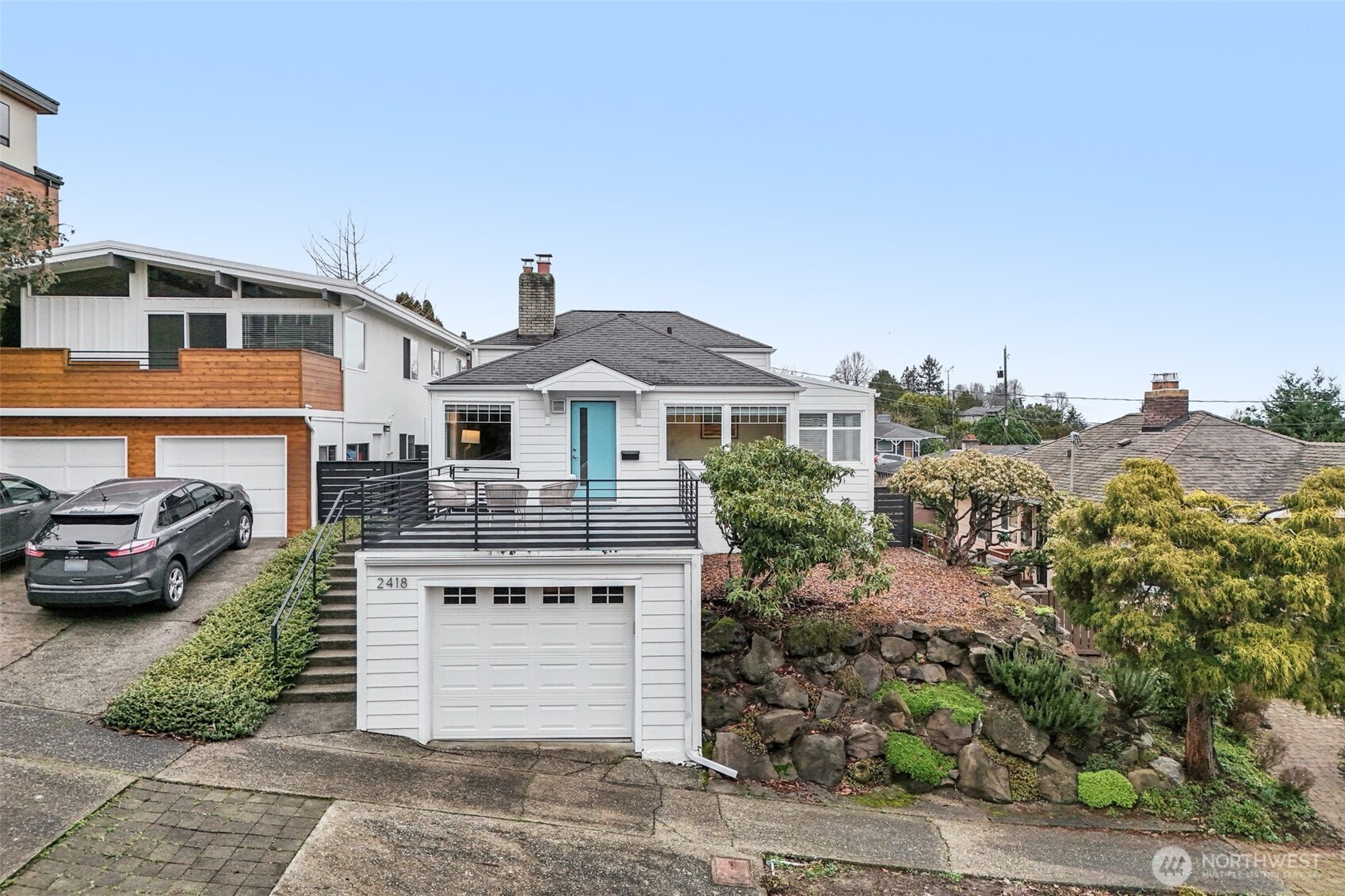 2418 W Boston , Seattle, WA 98199