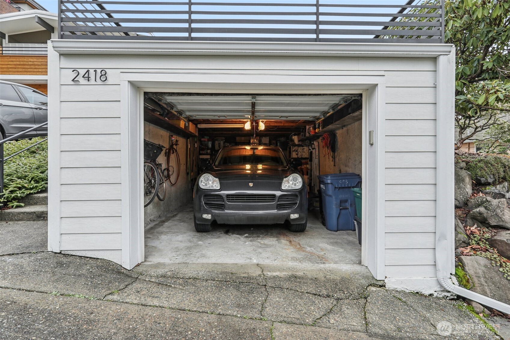 2418 W Boston , Seattle, WA 98199