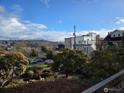 2418 W Boston , Seattle, WA 98199 - Photo 3