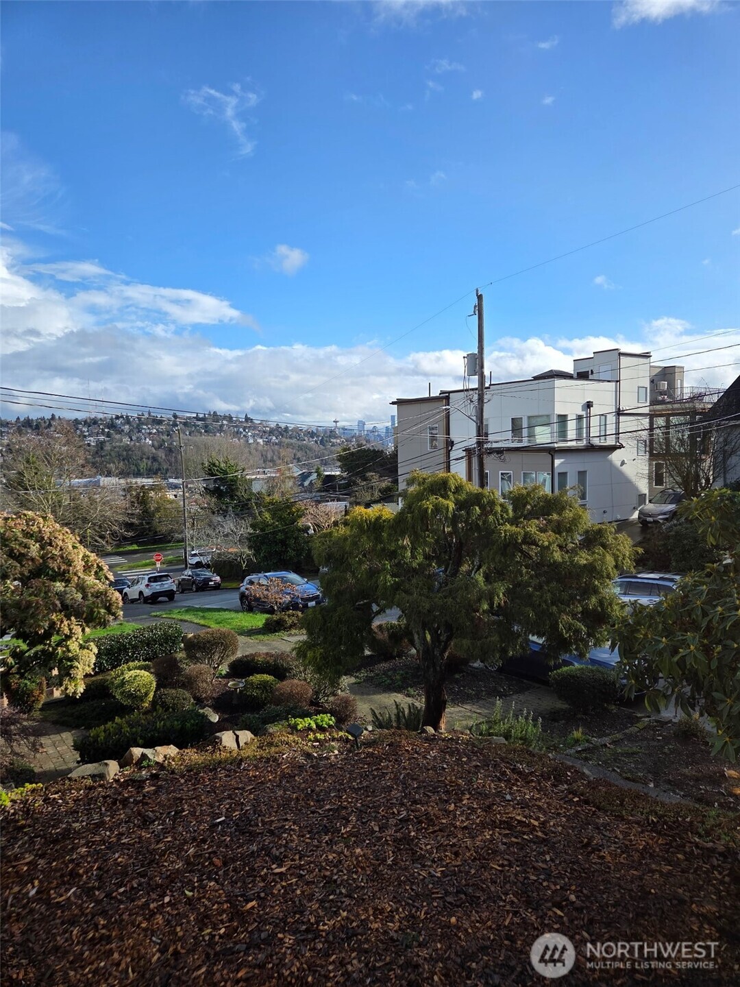 2418 W Boston , Seattle, WA 98199