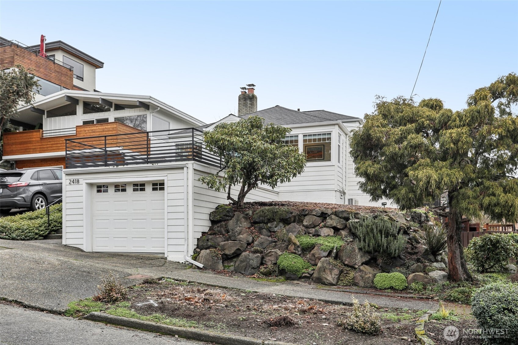 2418 W Boston , Seattle, WA 98199