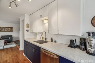 2418 W Boston , Seattle, WA 98199 - Photo 7