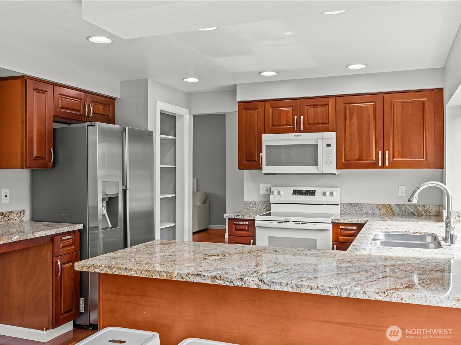 1027 SW 348th Place , Federal Way, WA 98023