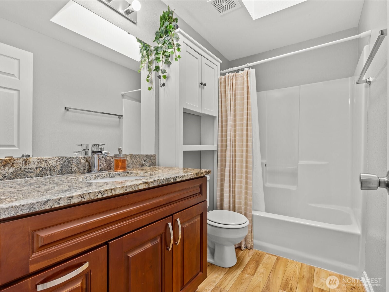 1027 SW 348th Place , Federal Way, WA 98023