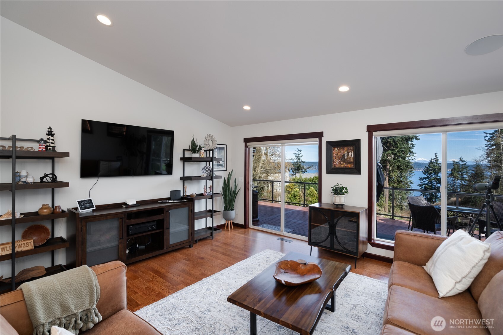 2303 North Bluff Road , Greenbank, WA 98253
