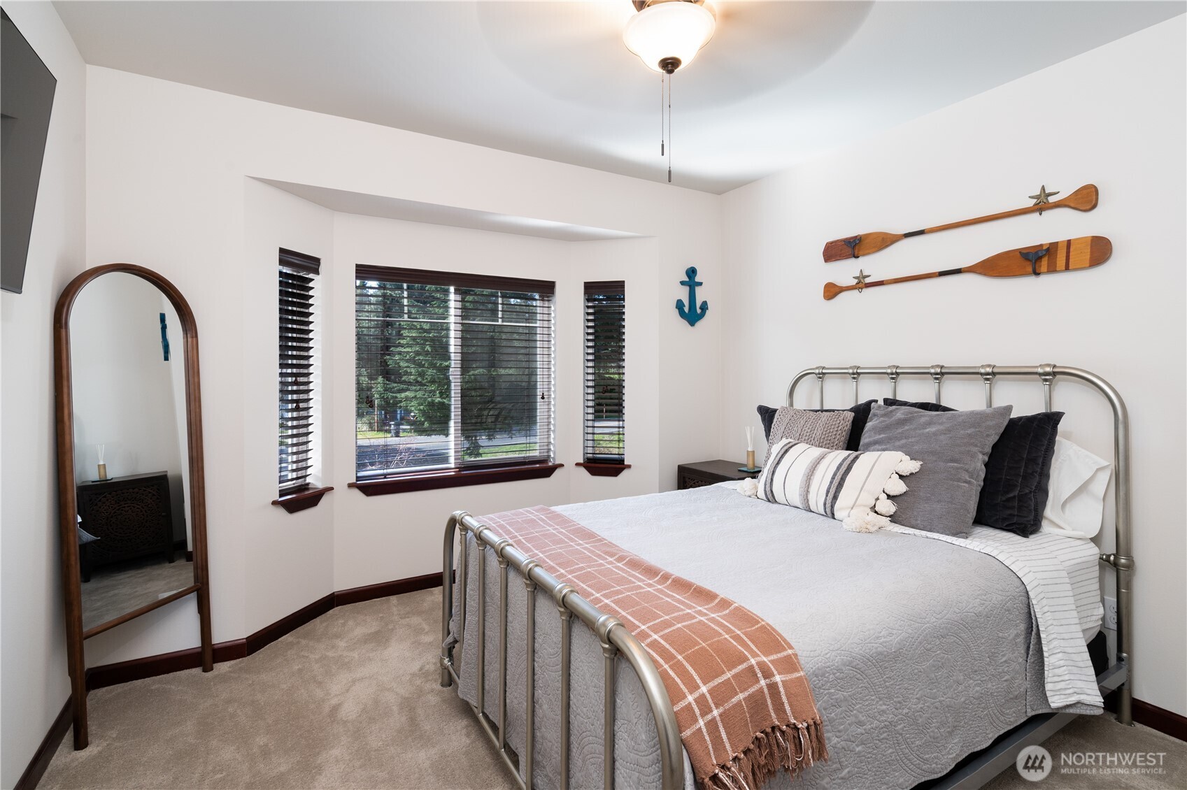 2303 North Bluff Road , Greenbank, WA 98253