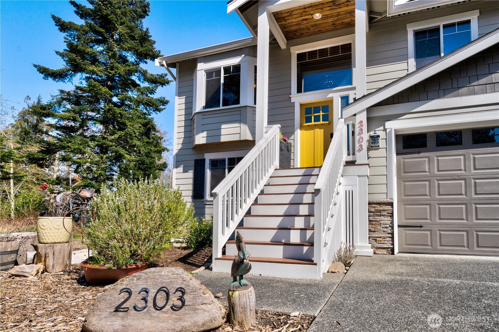 2303 North Bluff Road , Greenbank, WA 98253