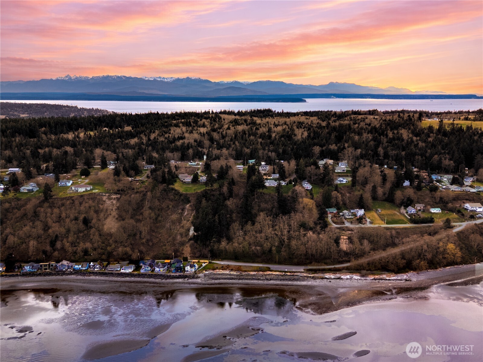 2303 North Bluff Road , Greenbank, WA 98253