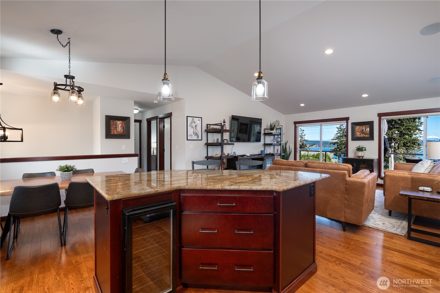 2303 North Bluff Road , Greenbank, WA 98253