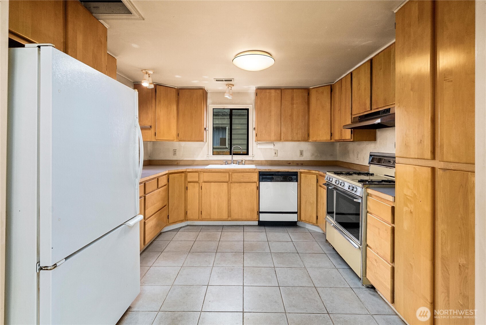 1230 S Donovan Street , Seattle, WA 98108-4835