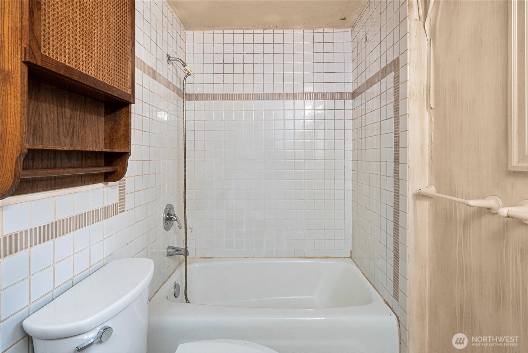 1230 S Donovan Street , Seattle, WA 98108-4835