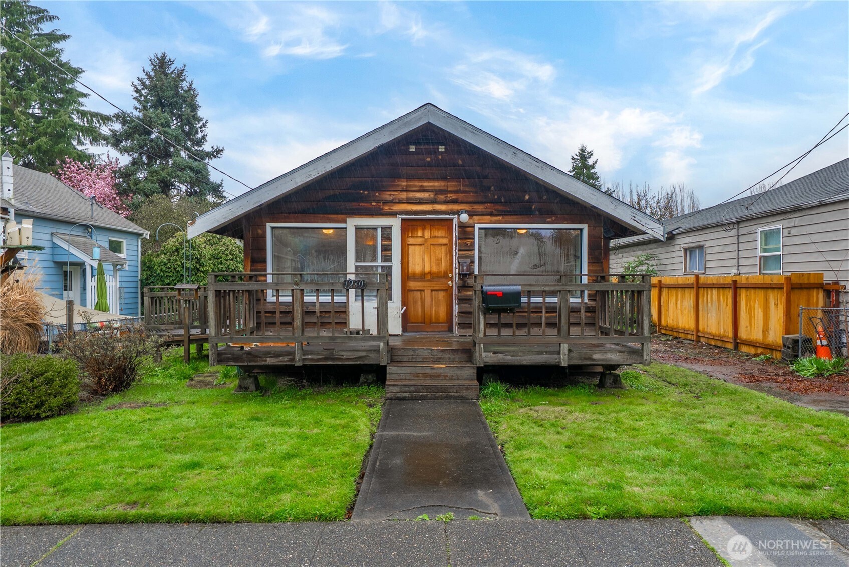 1230 S Donovan Street , Seattle, WA 98108-4835