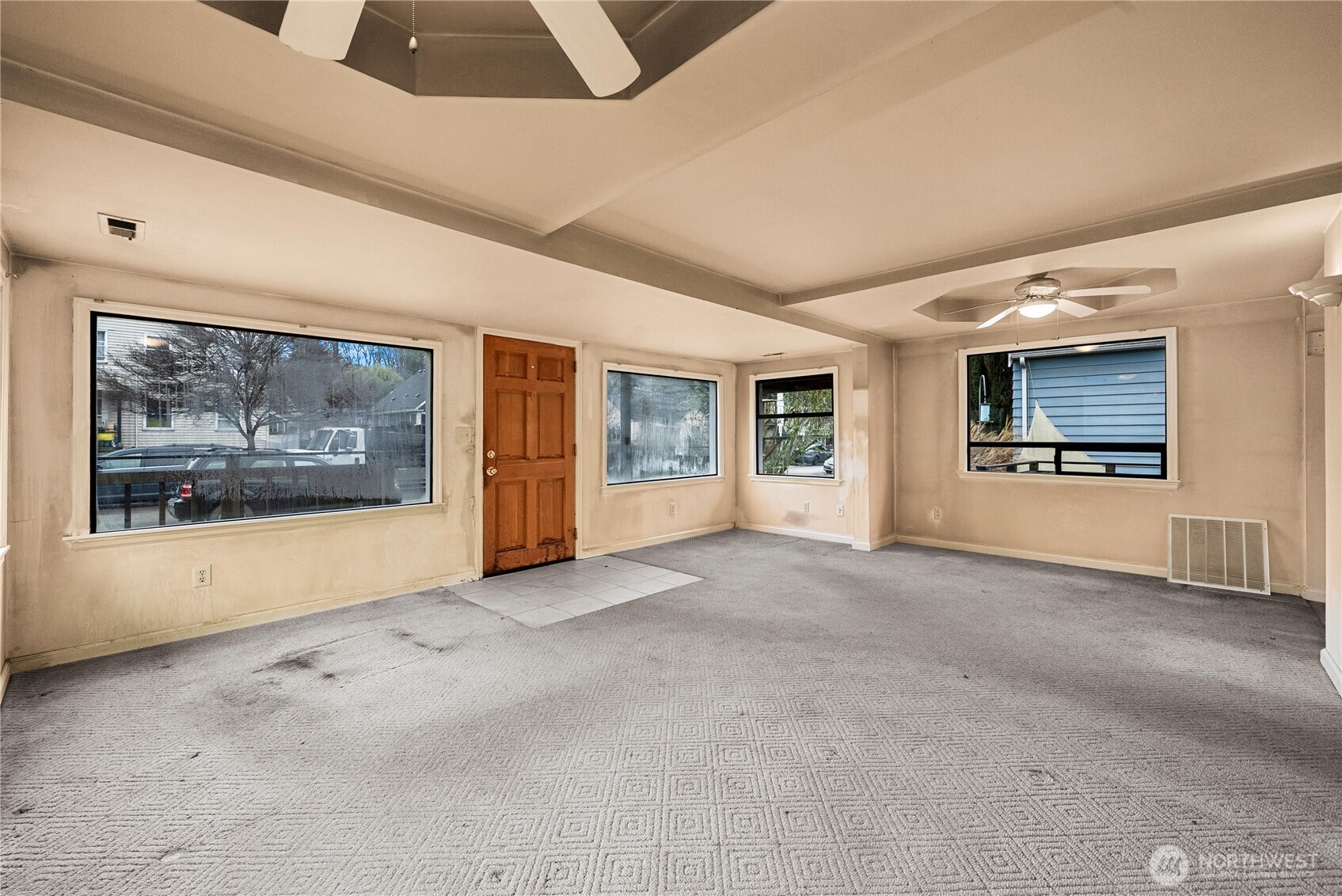 1230 S Donovan Street , Seattle, WA 98108-4835