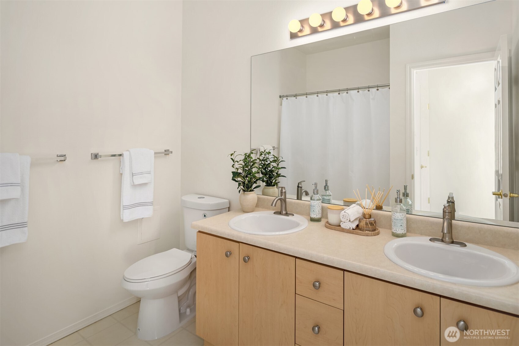 17421 1st Lane NE #104, Duvall, WA 98019