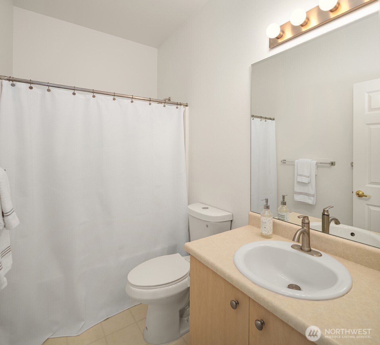 17421 1st Lane NE #104, Duvall, WA 98019