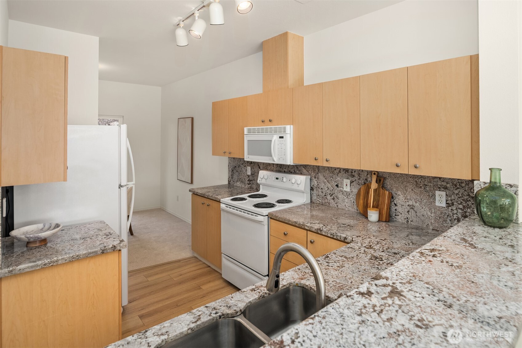 17421 1st Lane NE #104, Duvall, WA 98019