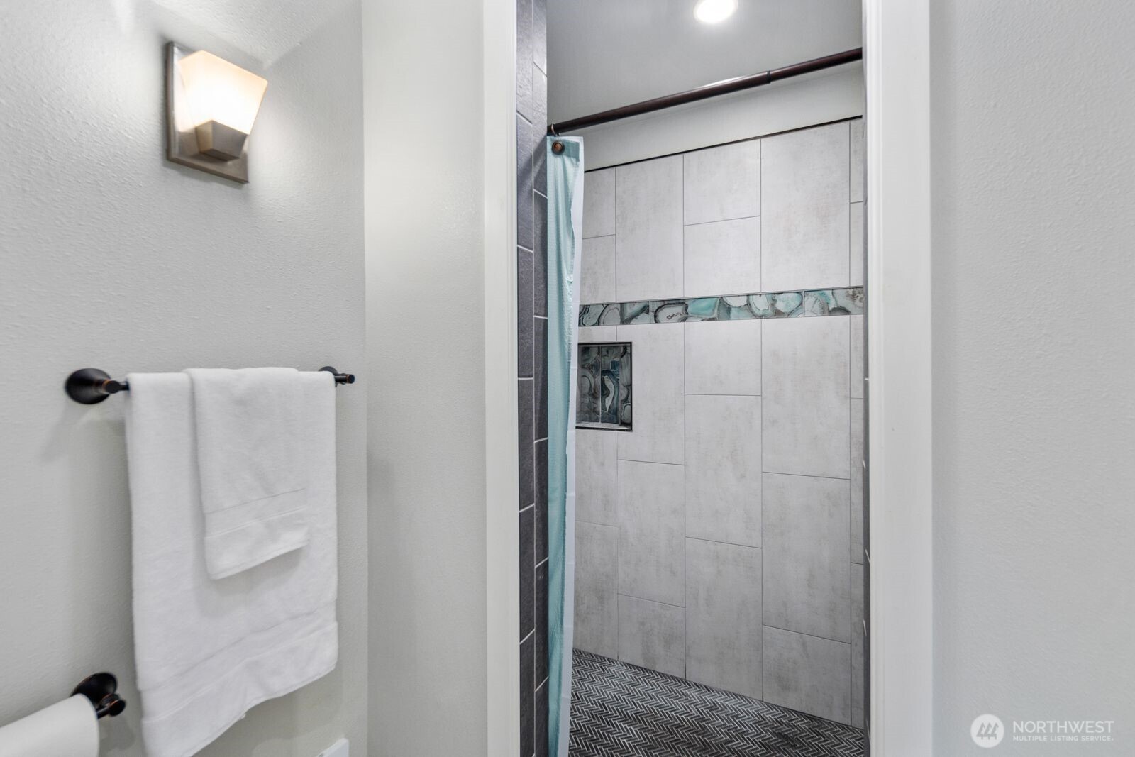 2120 Jones Avenue NE, Renton, WA 98056