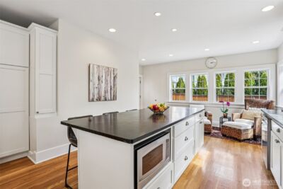 4726 Thackeray Place NE, Seattle, WA 98105 - Photo 11