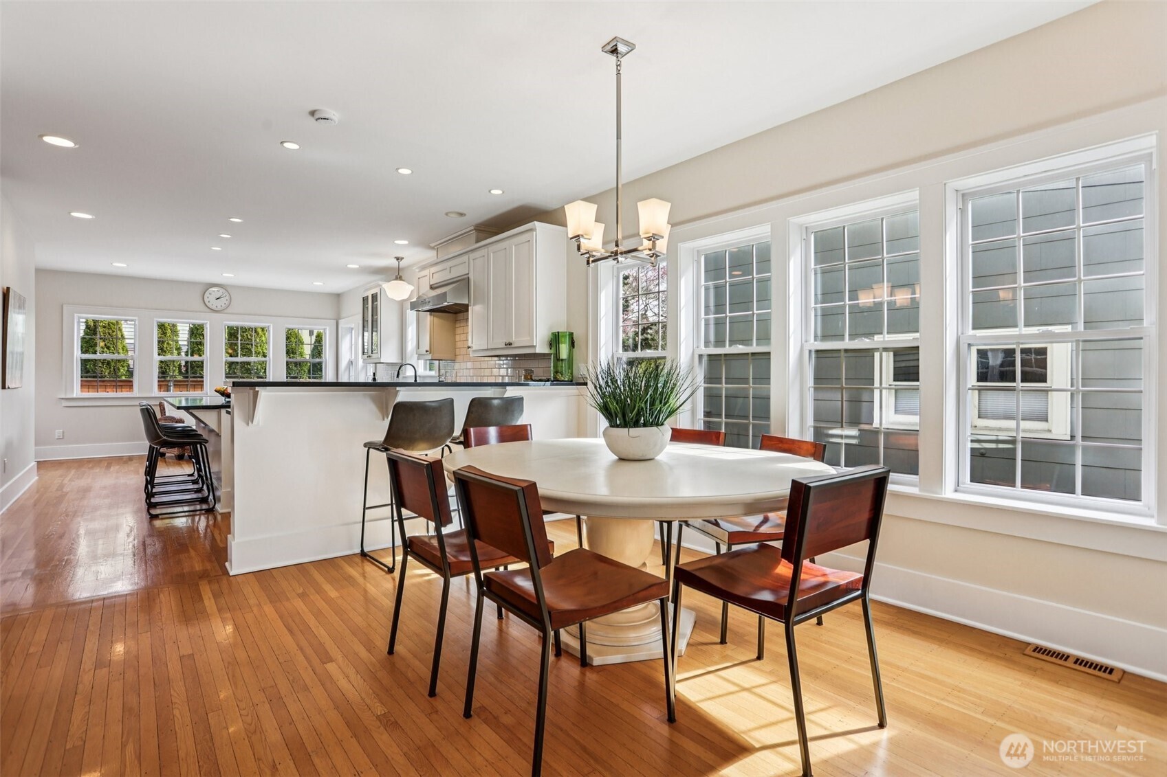 4726 Thackeray Place NE, Seattle, WA 98105