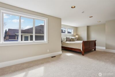 4726 Thackeray Place NE, Seattle, WA 98105 - Photo 16