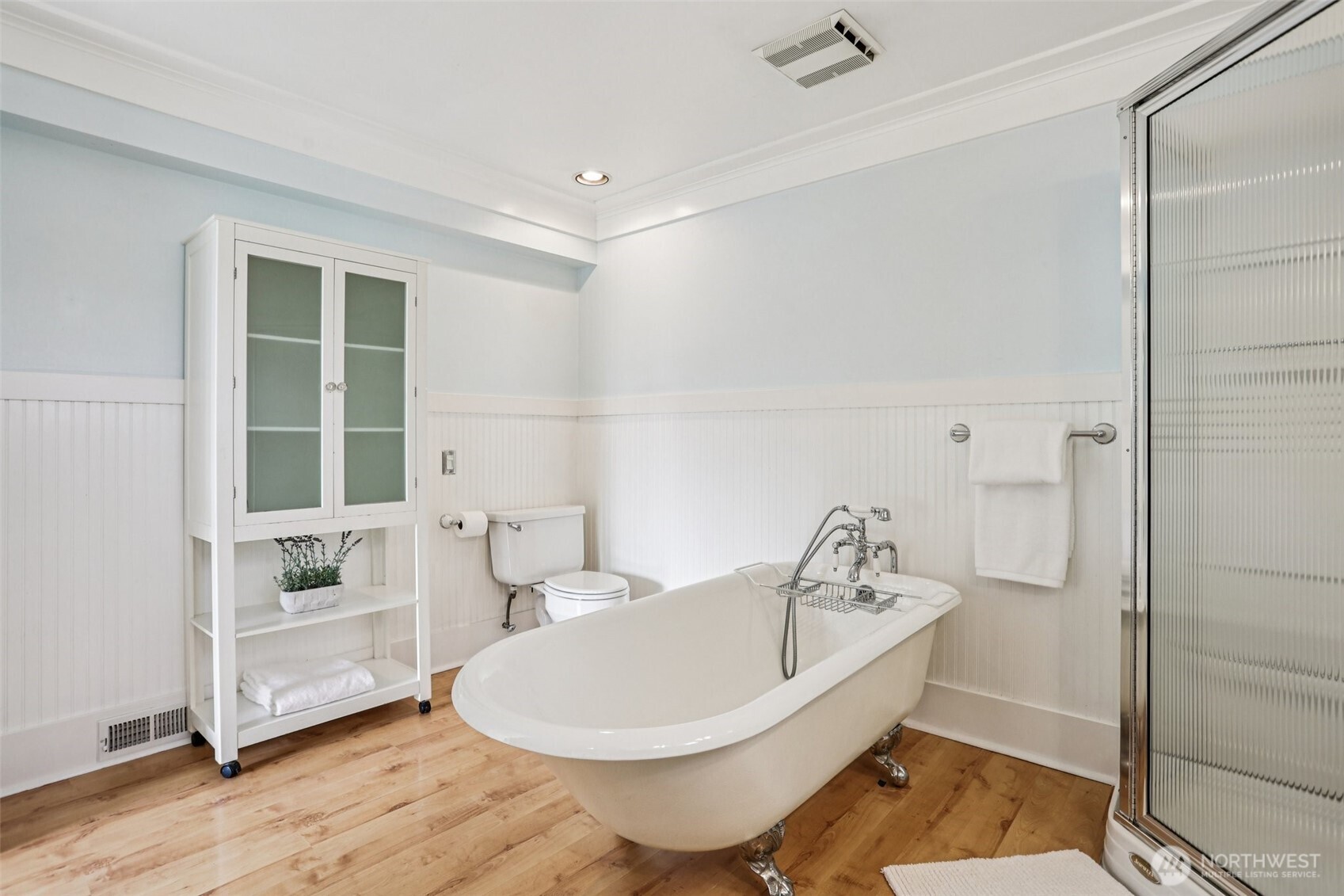 4726 Thackeray Place NE, Seattle, WA 98105