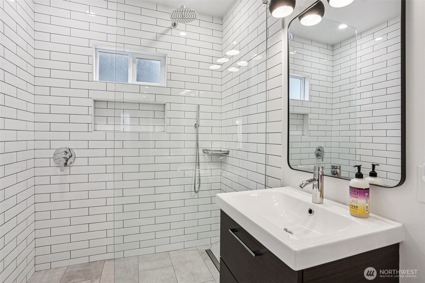 4726 Thackeray Place NE, Seattle, WA 98105